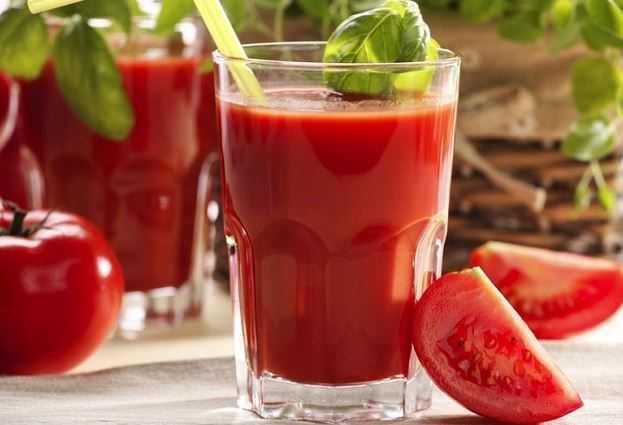 Tomato juice home remedy for black pimple marks