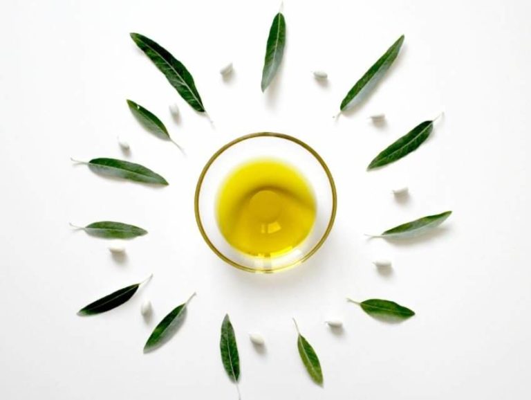 Olive Oil for Eyebrows: Grow Thick Eyebrows Fast