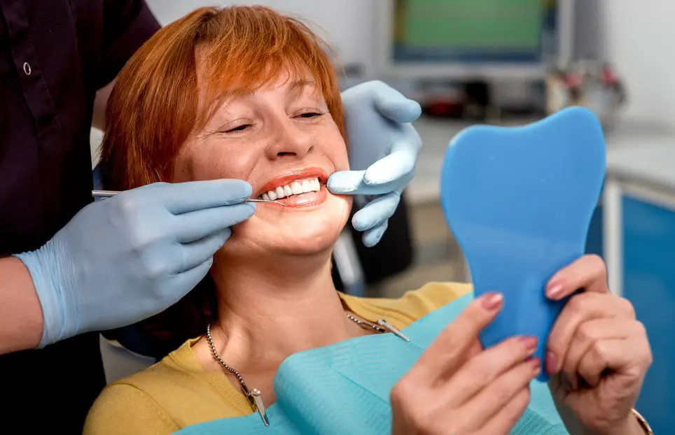 How dentures are installed